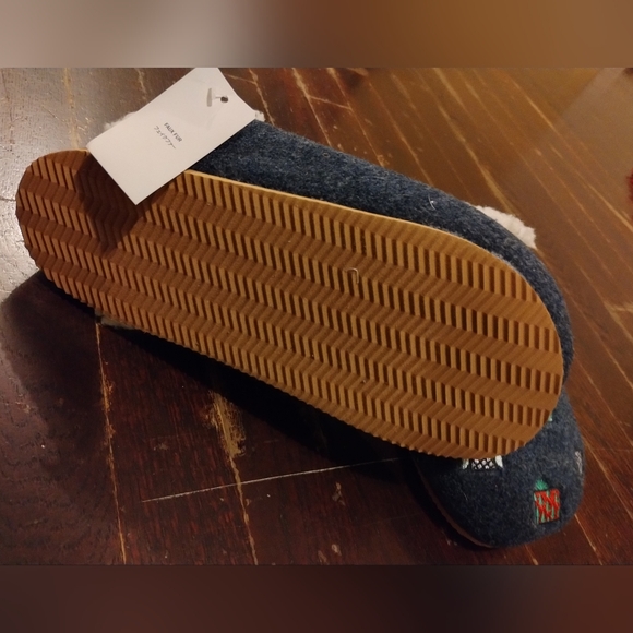 LANDS' END - Picture 3 of 3